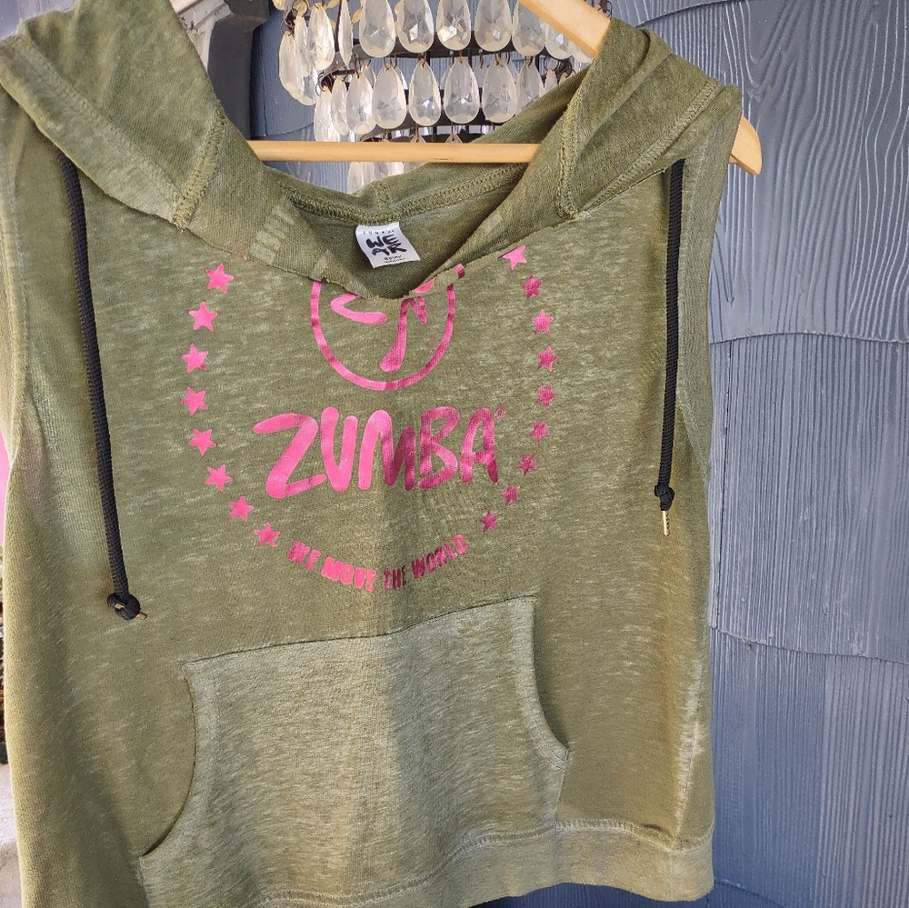 Zumba distressed hooded sleeveless sweatshirt, size Small